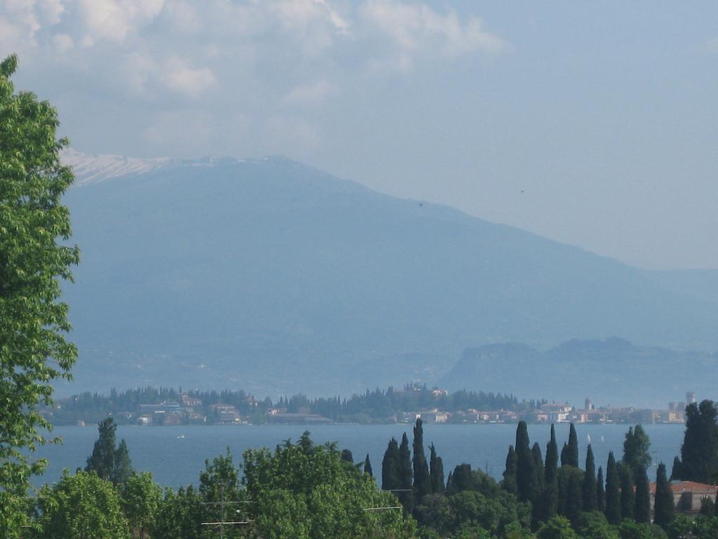 B&B Villa Adriano Desenzano del Garda Rum bild
