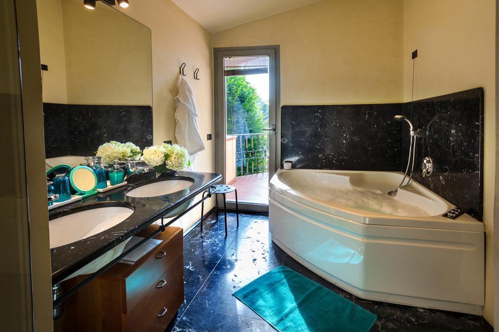 B&B Villa Adriano Desenzano del Garda Exteriör bild