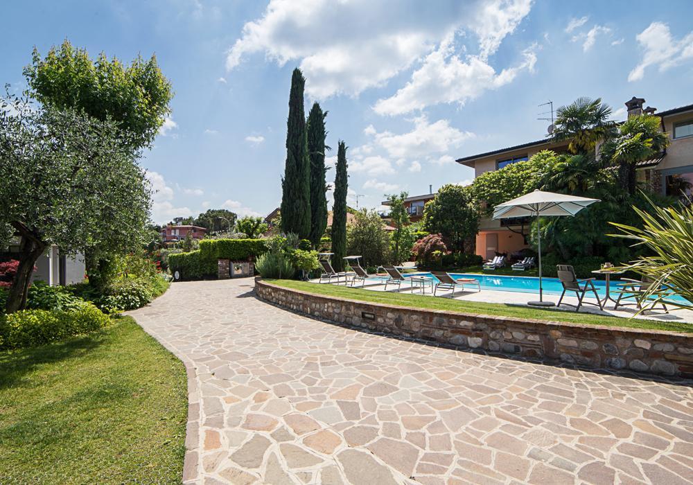 B&B Villa Adriano Desenzano del Garda Exteriör bild