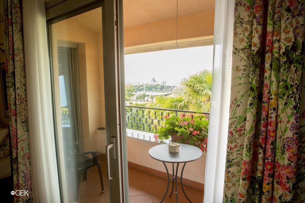B&B Villa Adriano Desenzano del Garda Exteriör bild