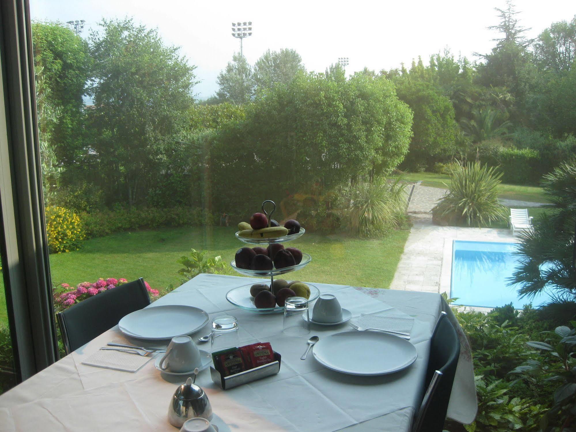 B&B Villa Adriano Desenzano del Garda Exteriör bild