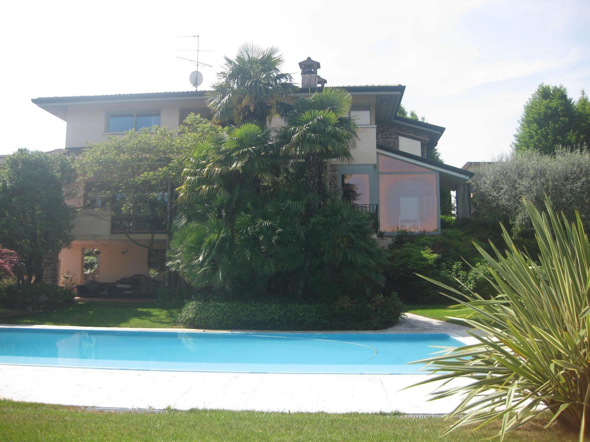 B&B Villa Adriano Desenzano del Garda Exteriör bild