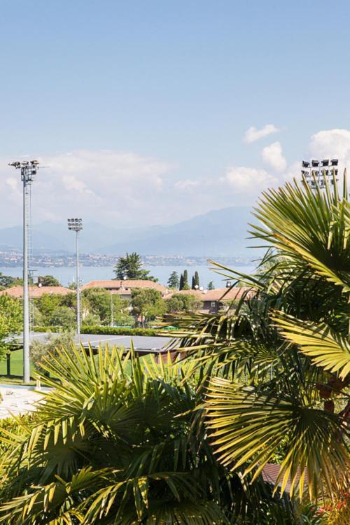 B&B Villa Adriano Desenzano del Garda Exteriör bild